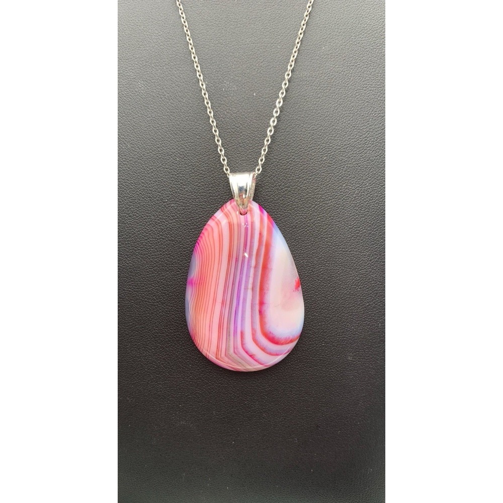 Stunning Pink Banded Tear Drop Agate Pendant Necklace Silver Tone Chain 18"